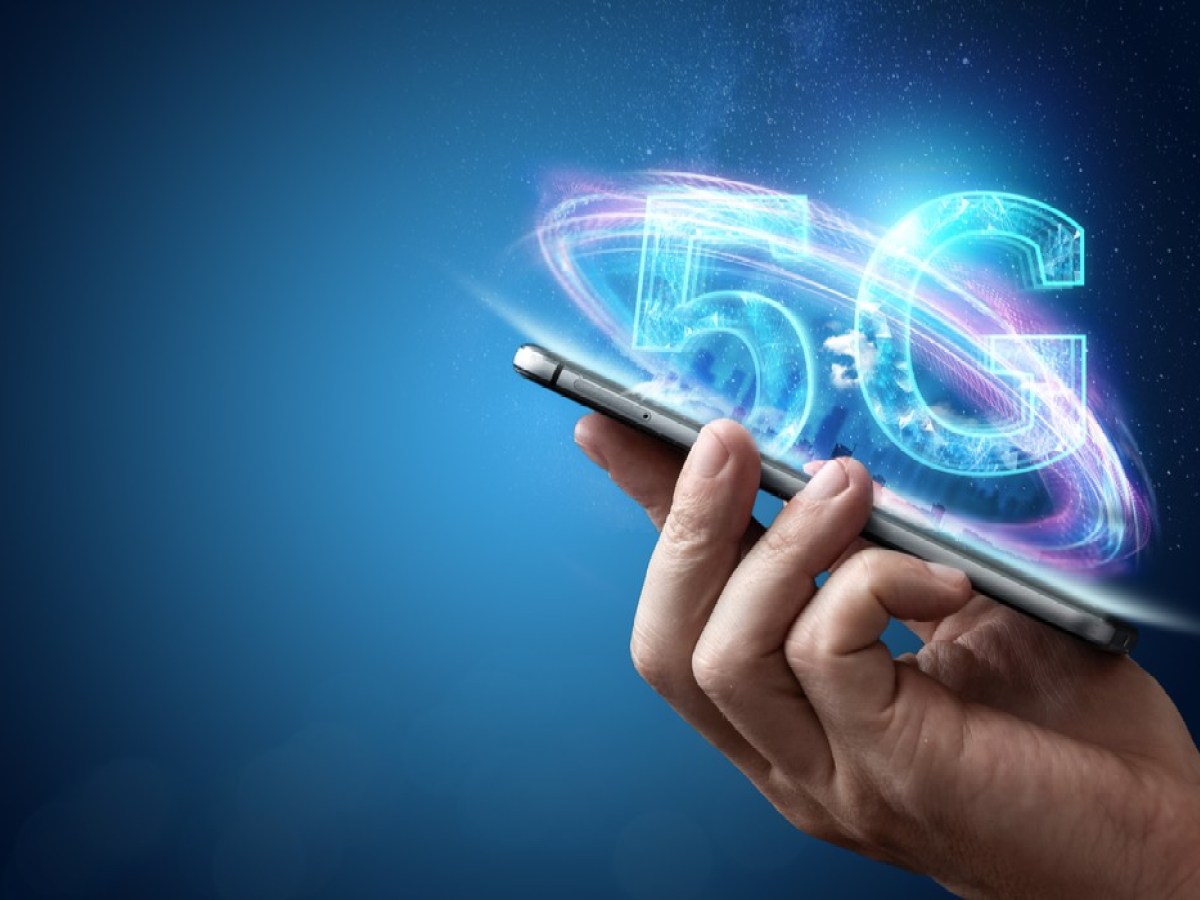 Singapore-minister-says-5G-mobile-networks-roll-out-remains-on-track